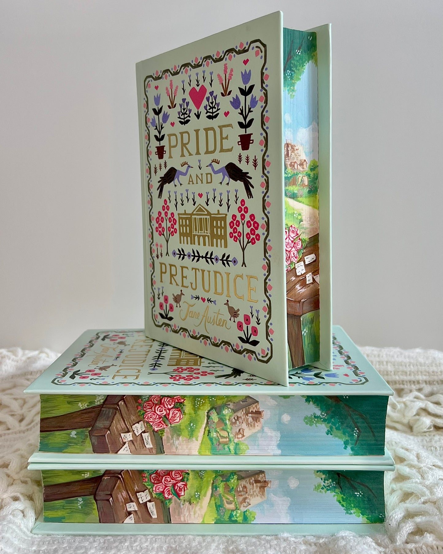 📖 Hand-Painted Edges 'Pride and Prejudice' by Jane Austen – Cottagecore Edition with Love Letters & Roses 🌹✨