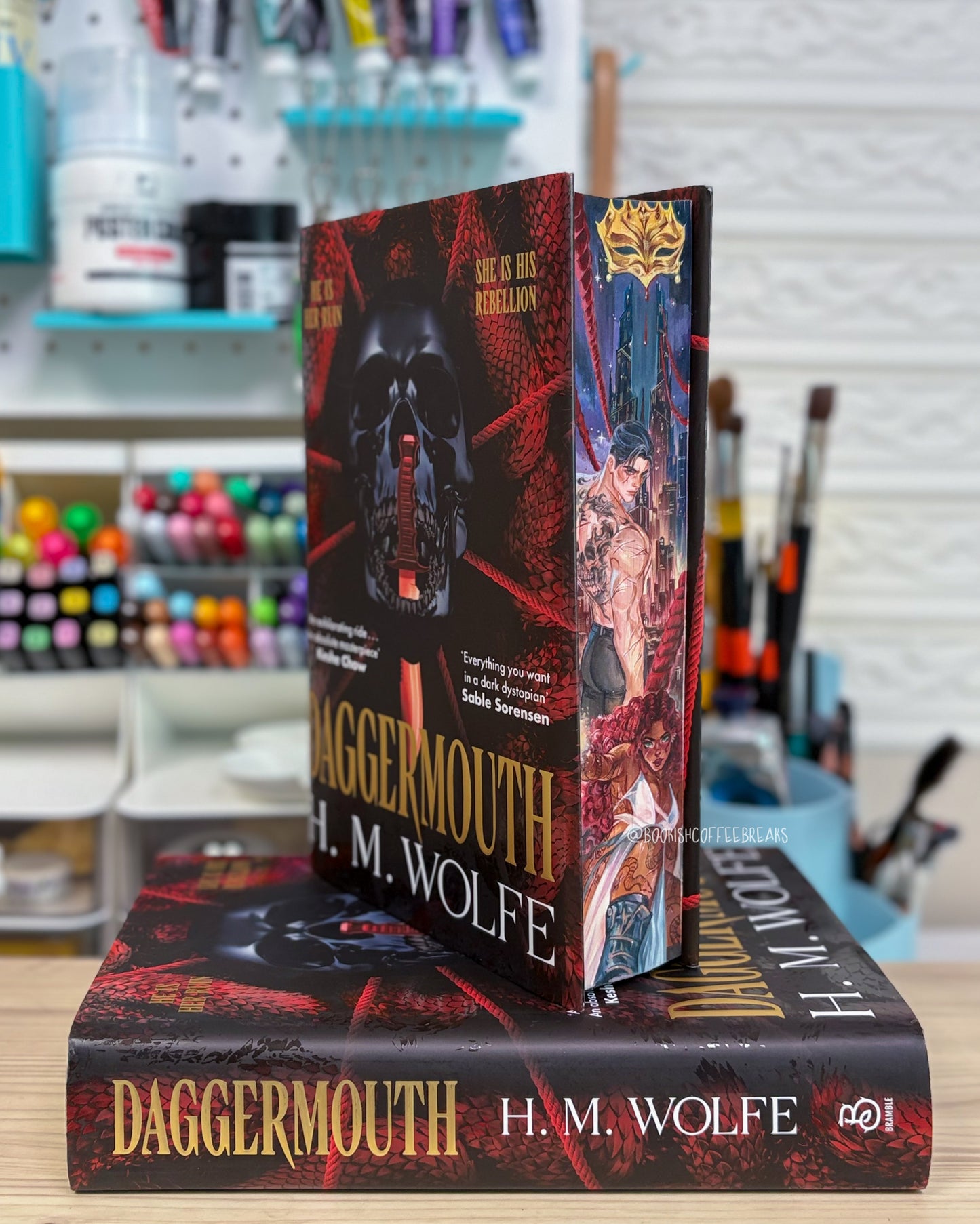 [PREORDER] Daggermouth by H.M. Wolfe Custom Edition with Illustrated Edges + Matching Bookmark🎭