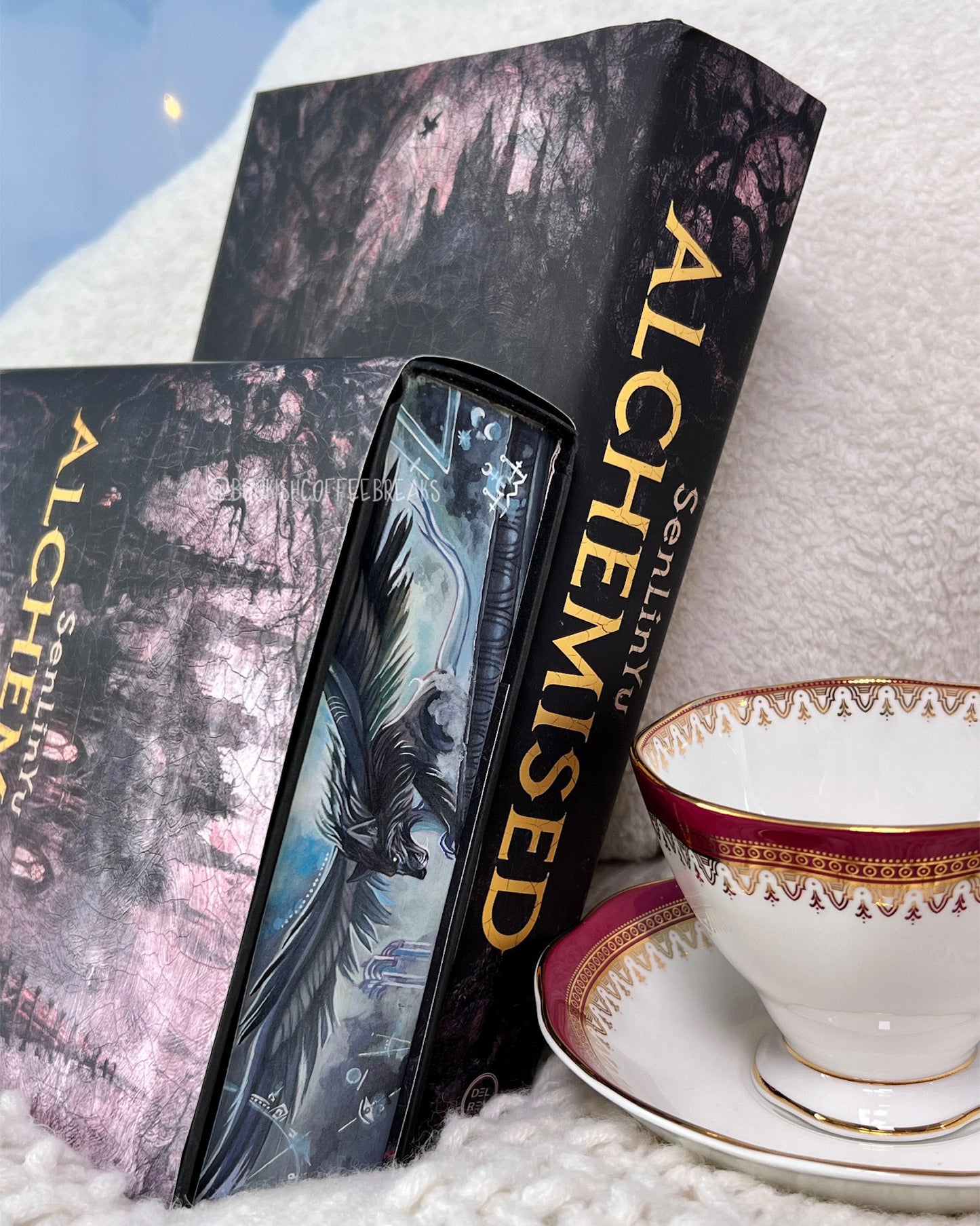 [PREORDER] Alchemised by SenLin Yu Custom Edition with Illustrated Edges + Matching Bookmark 🧪